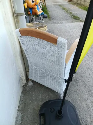 Sillón mimbre y madera restaurado