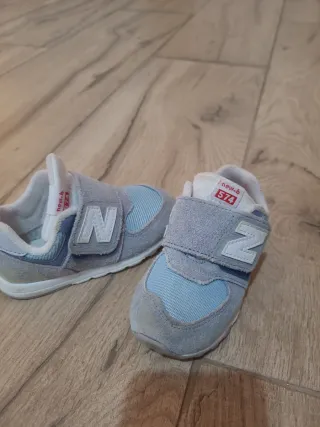 Zapatillas New Balance y Sfera Kids T23