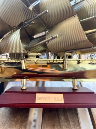 Maqueta velero Lightning latón