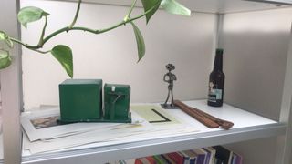 Estantería modular plata y blanca