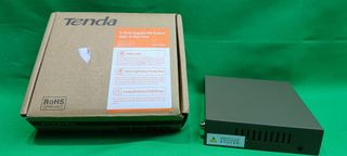 Tenda TEG1105P-4-63W Switch Gigabit PoE 5 Puertos