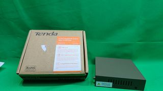 Tenda TEG1105P-4-63W Switch Gigabit PoE 5 Puertos