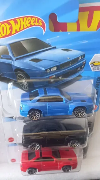 Conjunto 3 Maserati Shamal Hot Wheels