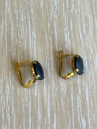 Pendientes antiguos de luto