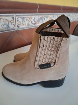 Botas de Cuero Tacon Clavos Bravo's 23-24.