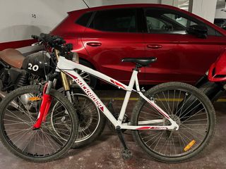 Bicicleta Rockrider blanca y roja