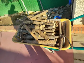 Leña para chimenea o barbacoa