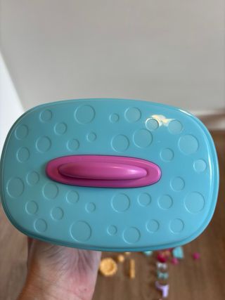 Bebé Llorón Coney con su carrito