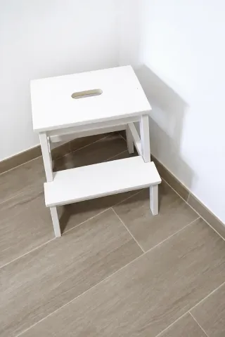 Escalera blanca Ikea