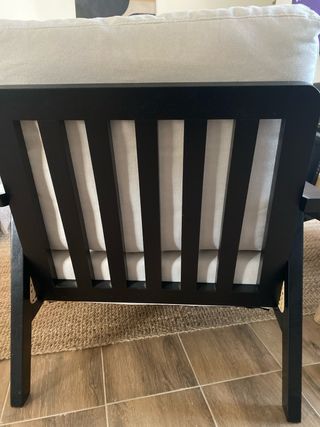 Dos sillones confortables madera y ratán