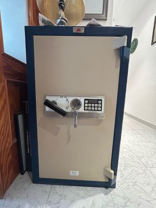 Caja Fuerte BTV EB-95 Seguridad