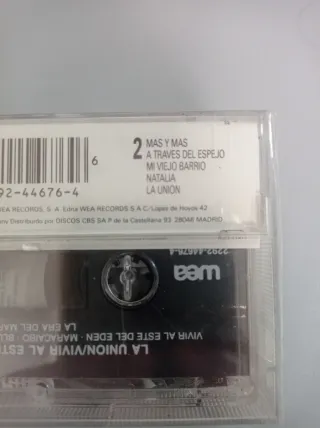 Casete La Unión - Vivir al este del Edén