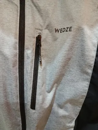 Anorak gris y azul marino