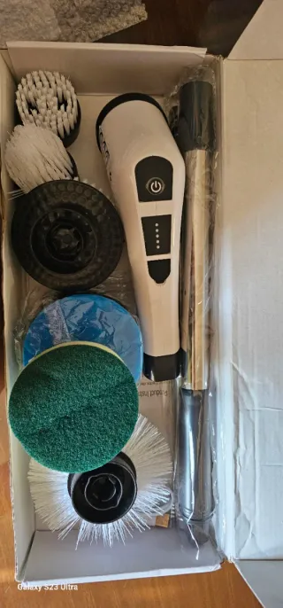 CEPILLO DE LIMPIEZA DEL HOGAR