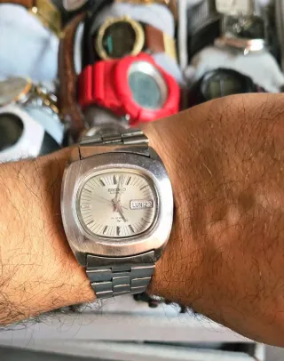 Reloj Seiko Automático Plata y Gris