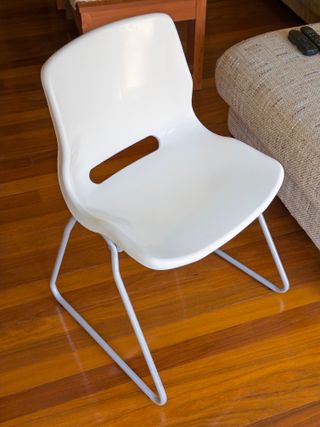 Silla IKEA SNILLE blanca