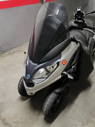 Piaggio MP3 300 HPE  Pocos kilómetros.