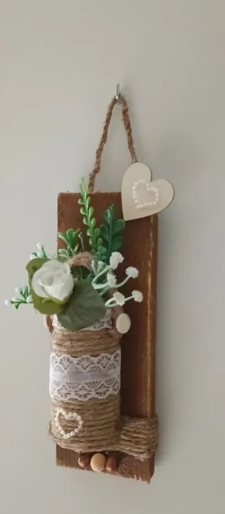 Colgante pared flores y maceta yute