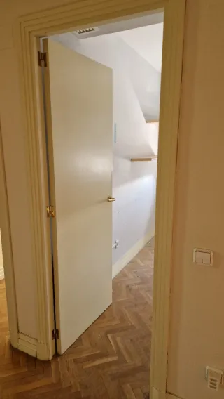 Puerta de madera interior