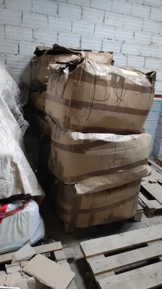 Lote 2000 perchas nuevas de fábrica