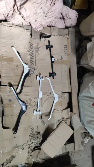 Lote 2000 perchas nuevas de fábrica