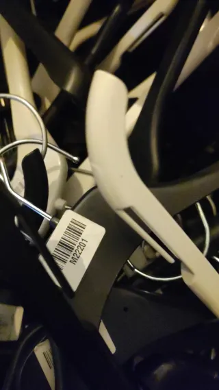 Lote 2000 perchas nuevas de fábrica