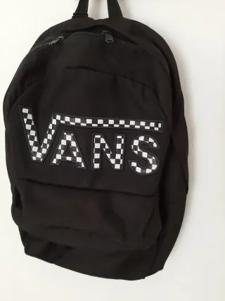Mochila VANS Negra, "Checkerboard Letters"
