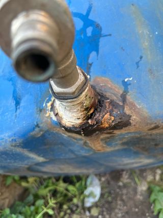 Bidón depósito agua antiguo