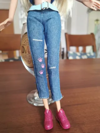 Bambola animalista con cagnolino