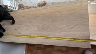 Cama con escritorio, base tapizada  y colchón