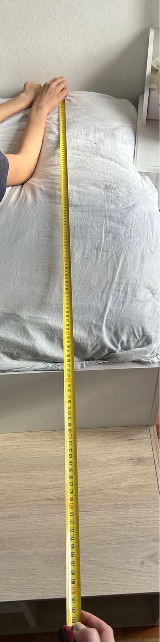 Cama con escritorio, base tapizada  y colchón