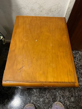 Mesita de noche de pino