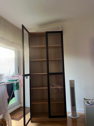 Vitrina Ikea Negra y Madera