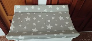 Cómoda con cambiador y bañera