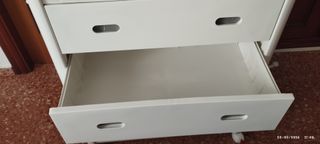 Cómoda con cambiador y bañera