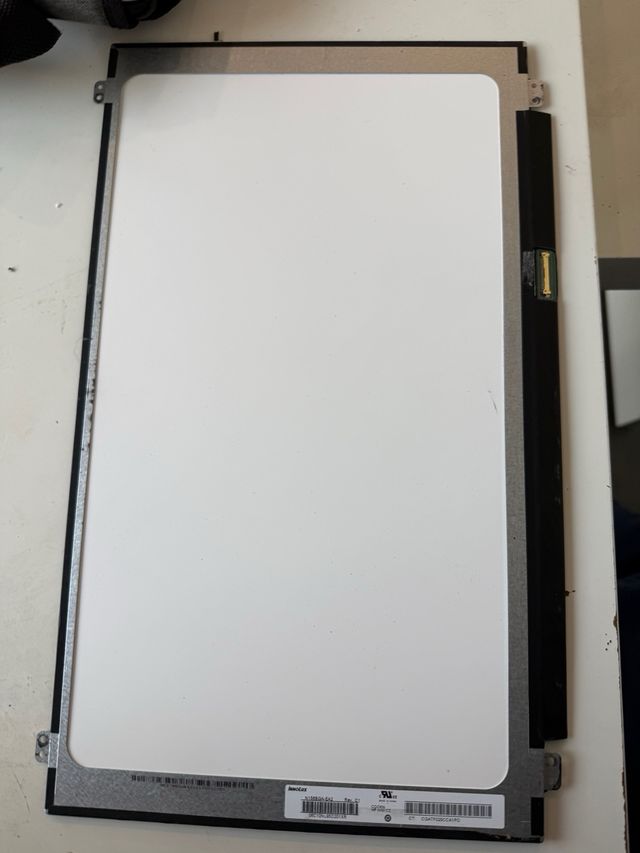 Pantalla portátil 156 BGA EA2