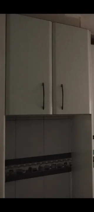 Armarios de cocina superiores madera.