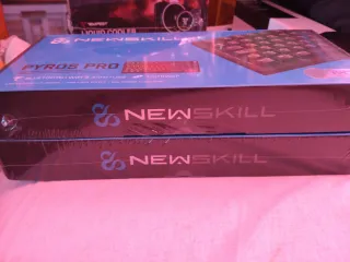 Teclado Mecánico Newskill Pyros Pro - A estrenar