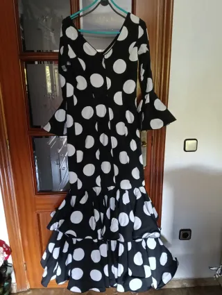 Traje de flamenca lunares