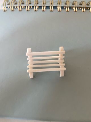 Banchi da lavoro in miniatura per artigianato e case delle bambole