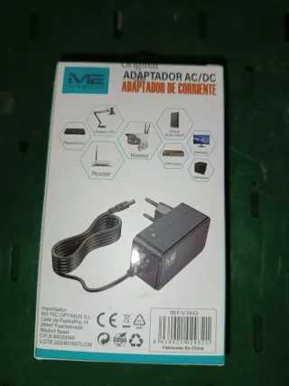 Adaptador ME-TEC AC/DC 12V/2A