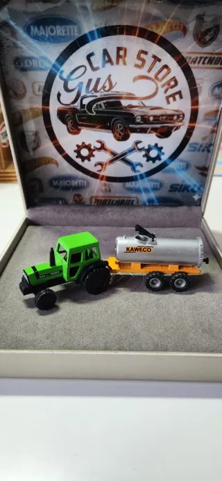 Tractor Siku con Cisterna Kaweco