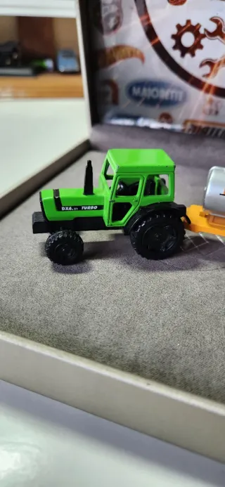 Tractor Siku con Cisterna Kaweco