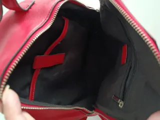 Mochila de cuero roja