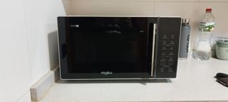 Microondas Whirlpool Negro