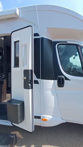 Autocaravana Benimar Tessoro 495 !!! SEMINUEVA !!!