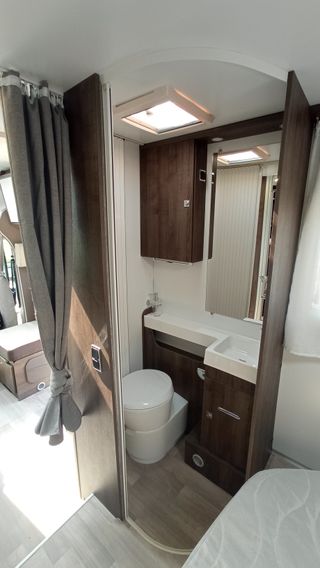 Autocaravana Benimar Tessoro 495 !!! SEMINUEVA !!!