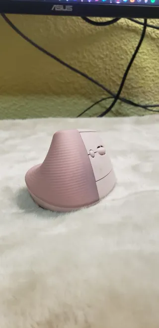 Raton Logitech Lift vertical