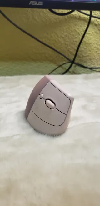 Raton Logitech Lift vertical