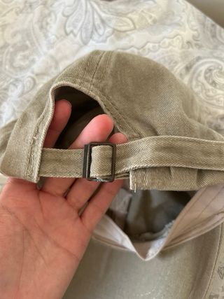 Gorra verde militar con letra M